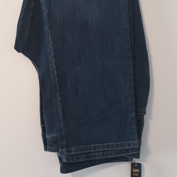 NWT LEE STRAIGHT LEG PLUS SIZE JEANS SIZE 20W - Picture 2 of 5